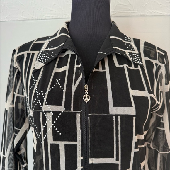 Valentina Tops - Valentina Elegant Black and Cream Patterned Sheer Zippered top med  B17